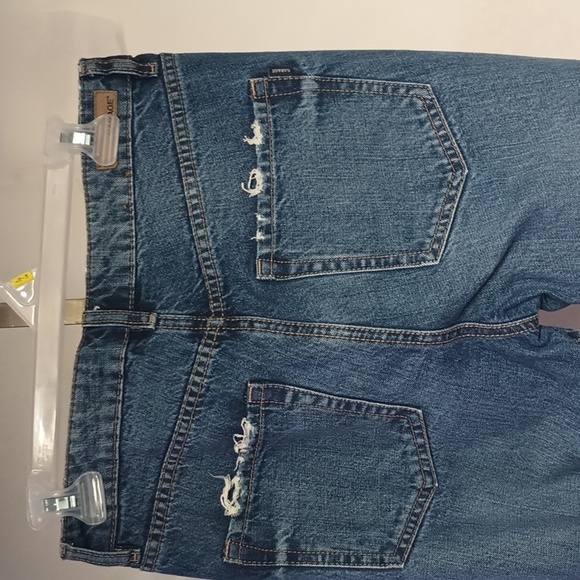 Garage - Picture 3 of 4